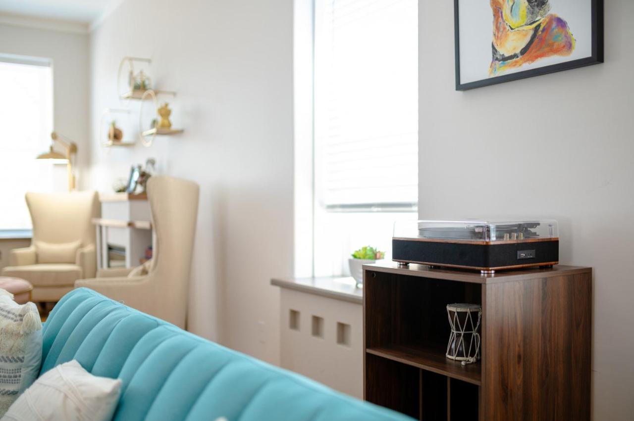 115 N Main Huge 2 Bedroom Unit On Main Street Saint Charles ภายนอก รูปภาพ